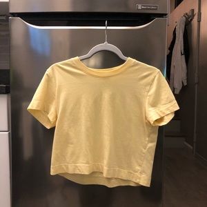 Aritizia “Wilfred Free” “Weekend T-Shirt” Yellow, Size small